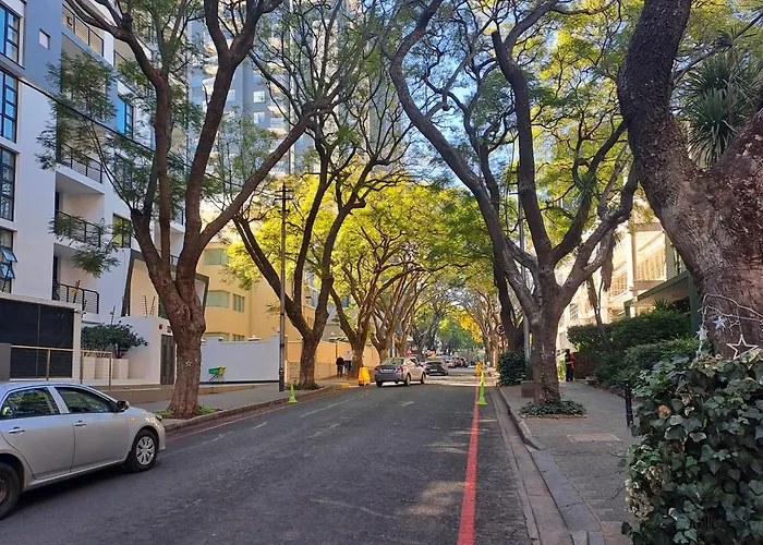 The Median Rosebank Luxury Apartment - Building With Generator