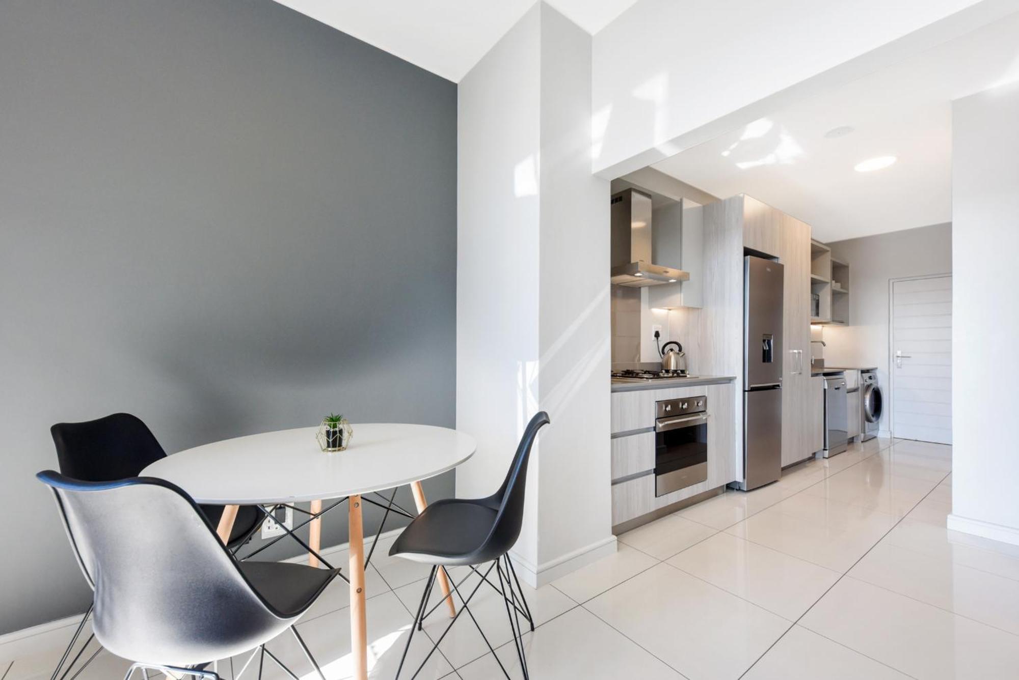 Apartment The Median Rosebank Luxury - Building With Generator *